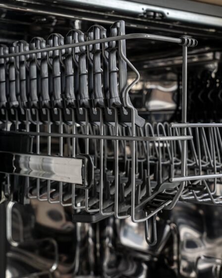 Zo zorg je dat je nieuwe vaatwasser langer mee gaat