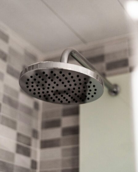De slimme keuze voor een vierkante douche: alles wat je wilt weten over 90x90