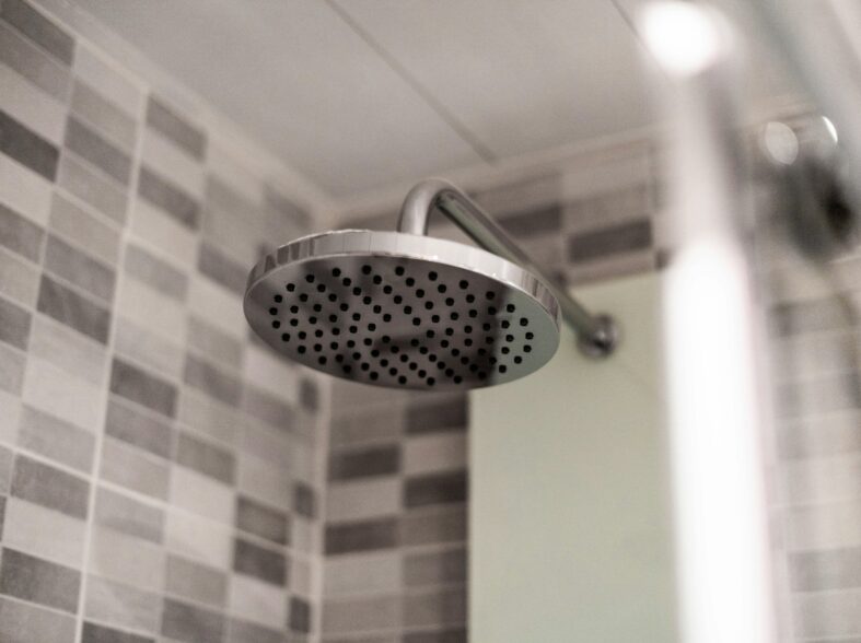 De slimme keuze voor een vierkante douche: alles wat je wilt weten over 90x90