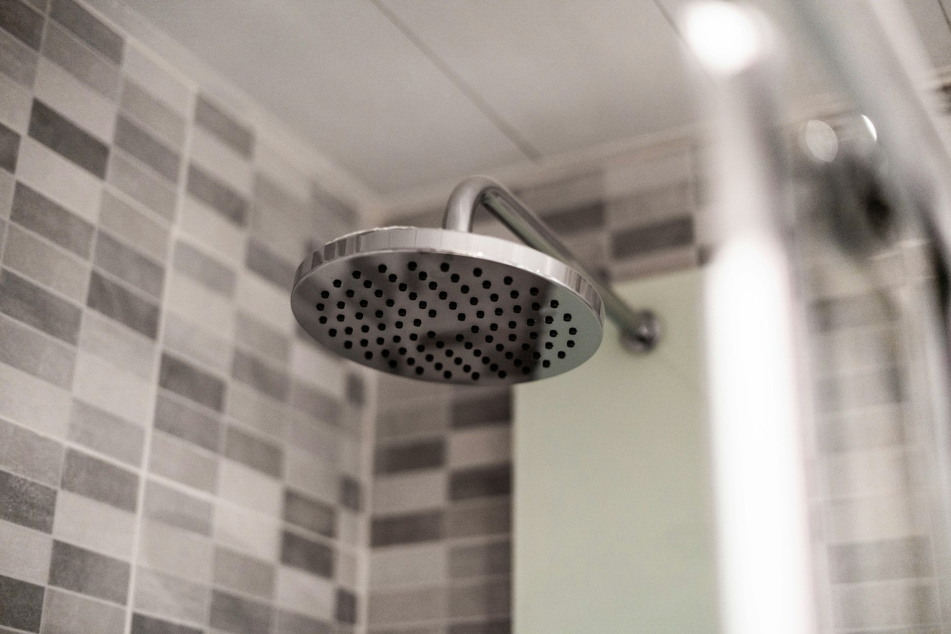 De slimme keuze voor een vierkante douche: alles wat je wilt weten over 90x90